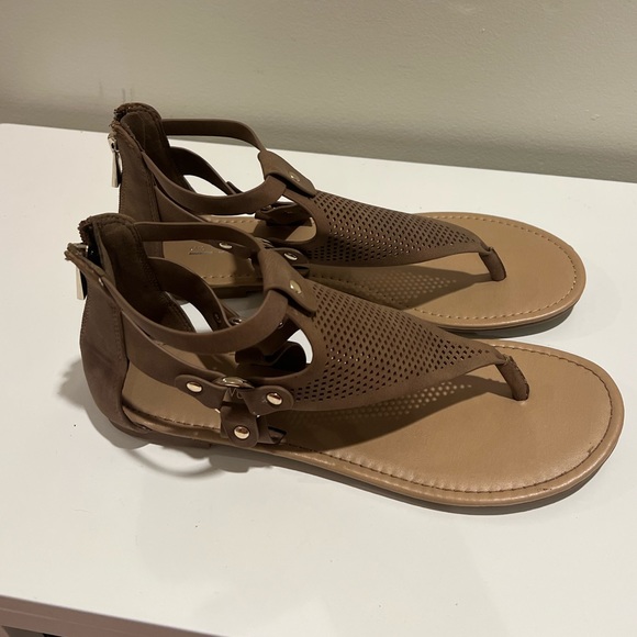 Call it Spring Sandals - Picture 4 of 7